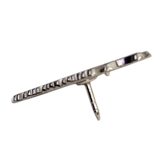 DuckTales Disney Pin: Daisy Duck Christmas Ornament - Picture 2 of 4